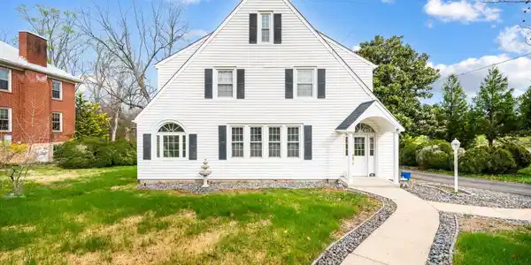 282 S Main