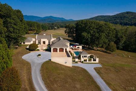 1209 Sycamore Creek