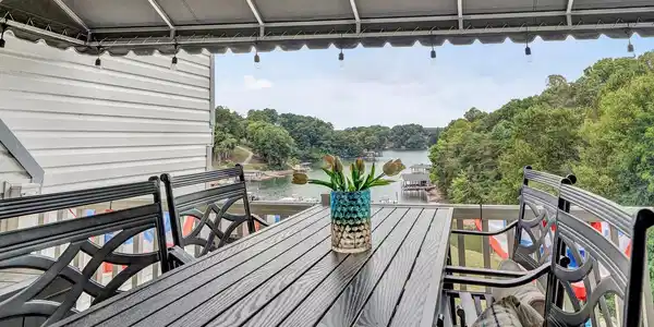 1089 Blue Water Dr