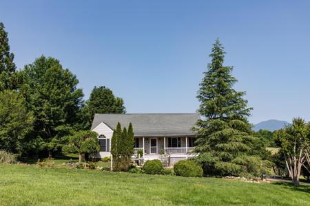 206 Meadowhill Circle