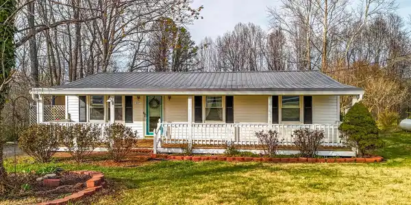 997 Toytown Rd.