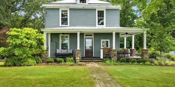1106 Gladden