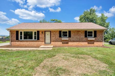 1002 Green Meadow