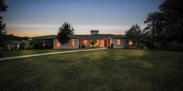 1237 Austin Mill
