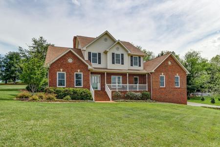 506 Ivy Lake