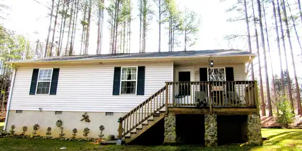 3324 Laurel