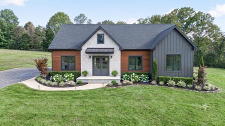 9041 Stonewall Road