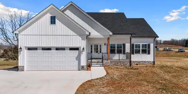 2135 Bellevue Road