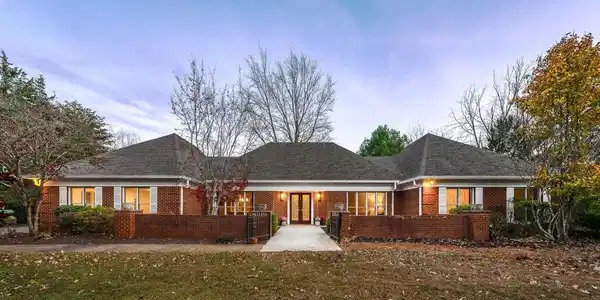 405 Meadowridge