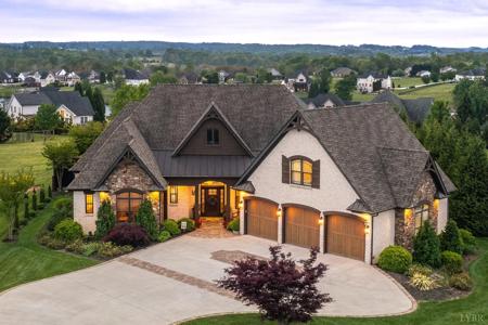 1415 Lake Manor