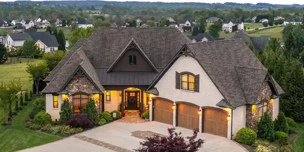 1415 Lake Manor