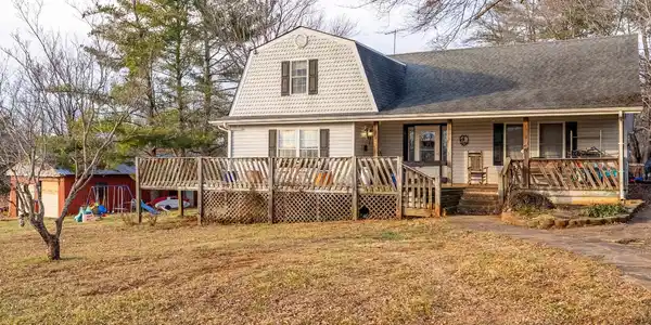 2809 Bedford