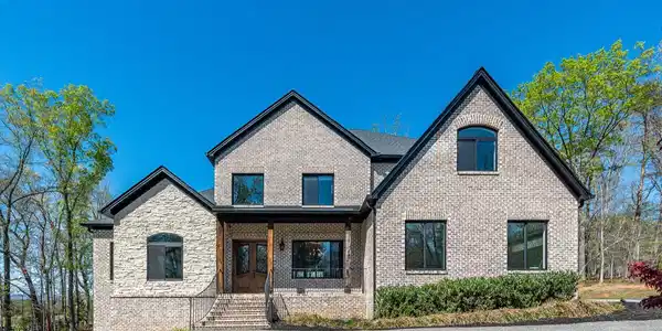680 Summerdale