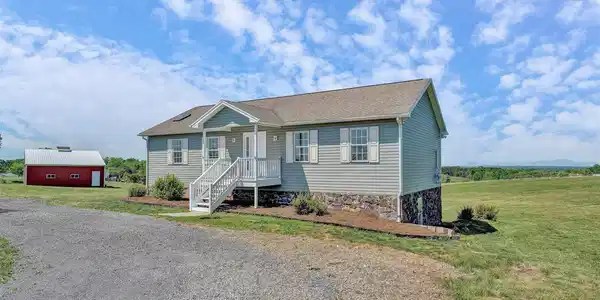 1147 Hickory Cove