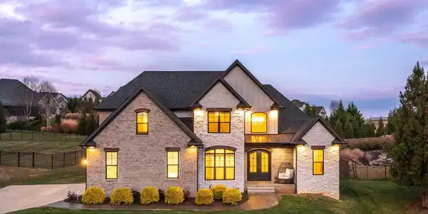 1759 Lake Manor