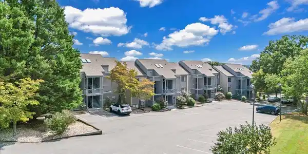 100 Sailors Cove