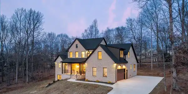 1148 Val Terrace