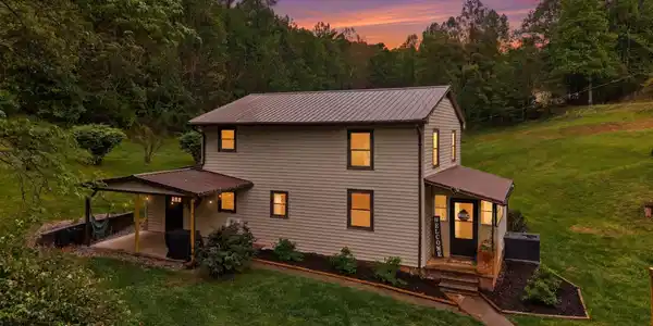 146 Anderson Ln.