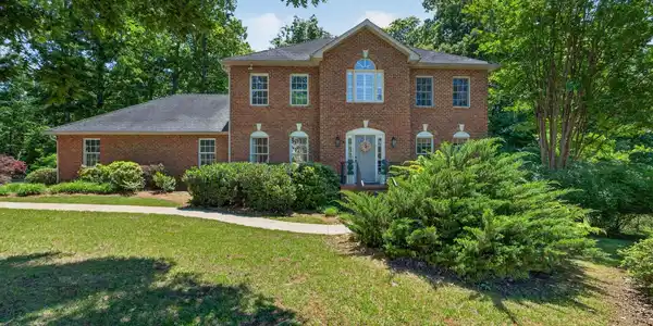 1224 High Grove