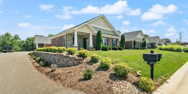 206 Acorn Run