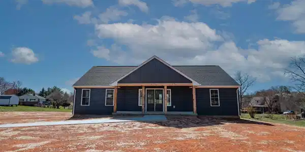 2199 Cedar Gate