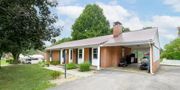 1106 Roundtree Dr