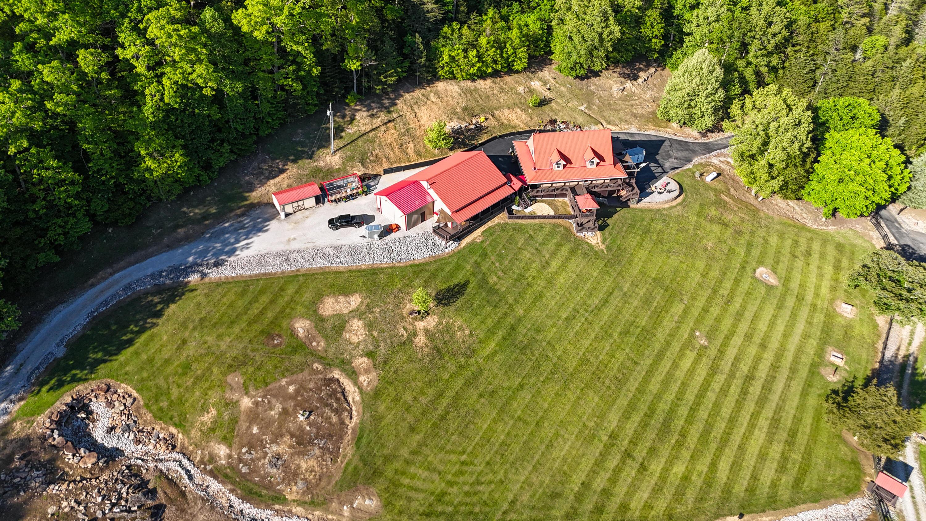 Image 2: 1045 John Hyden Rd Burnside KY (2)