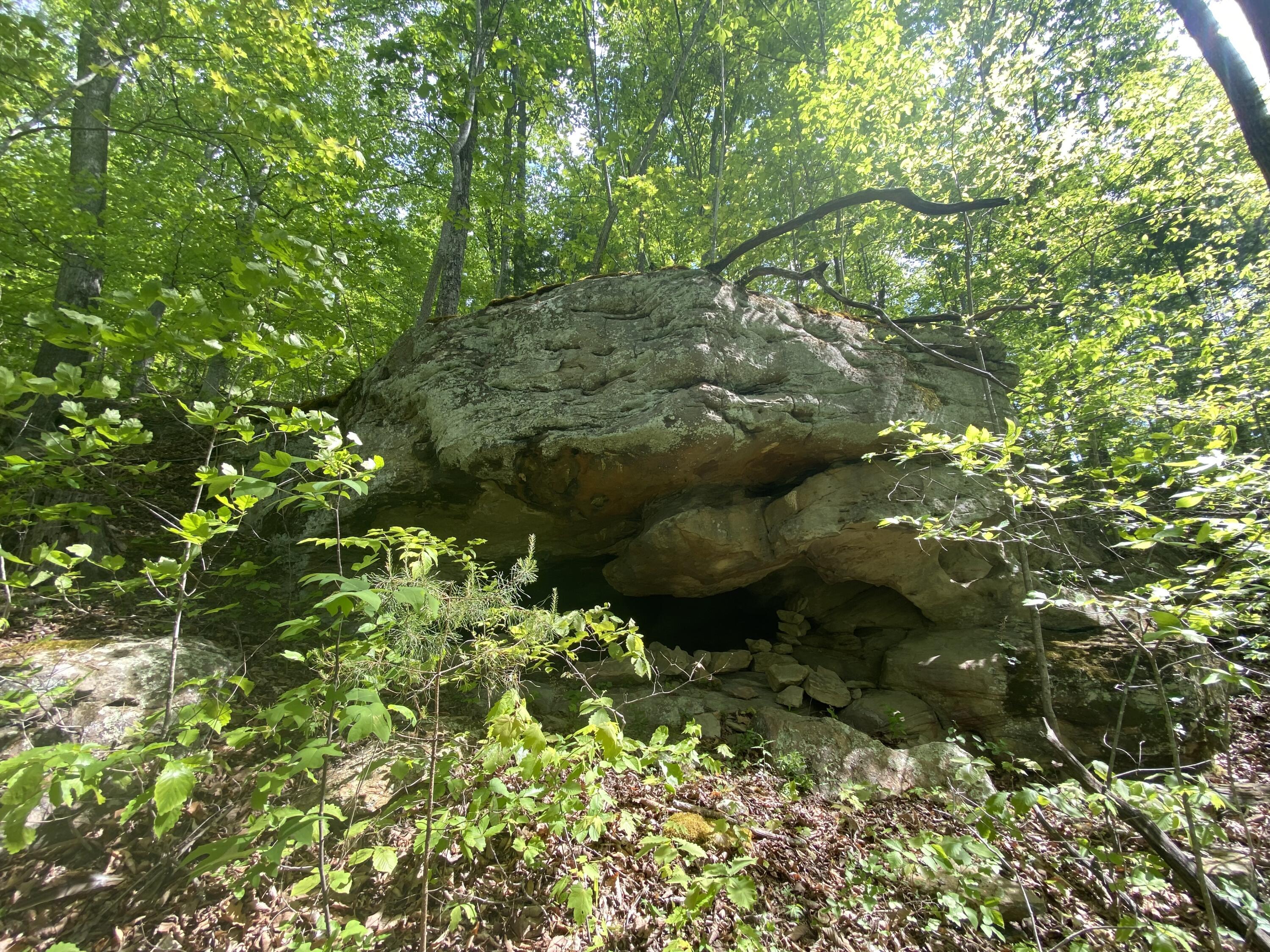 Image 4: 004 cool mini cave near the ridge top