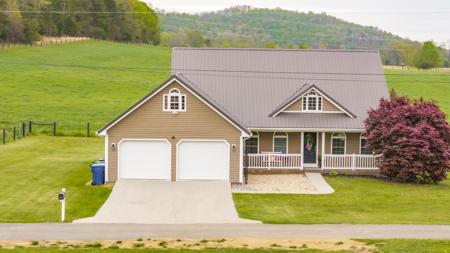 212 Daisy Lane