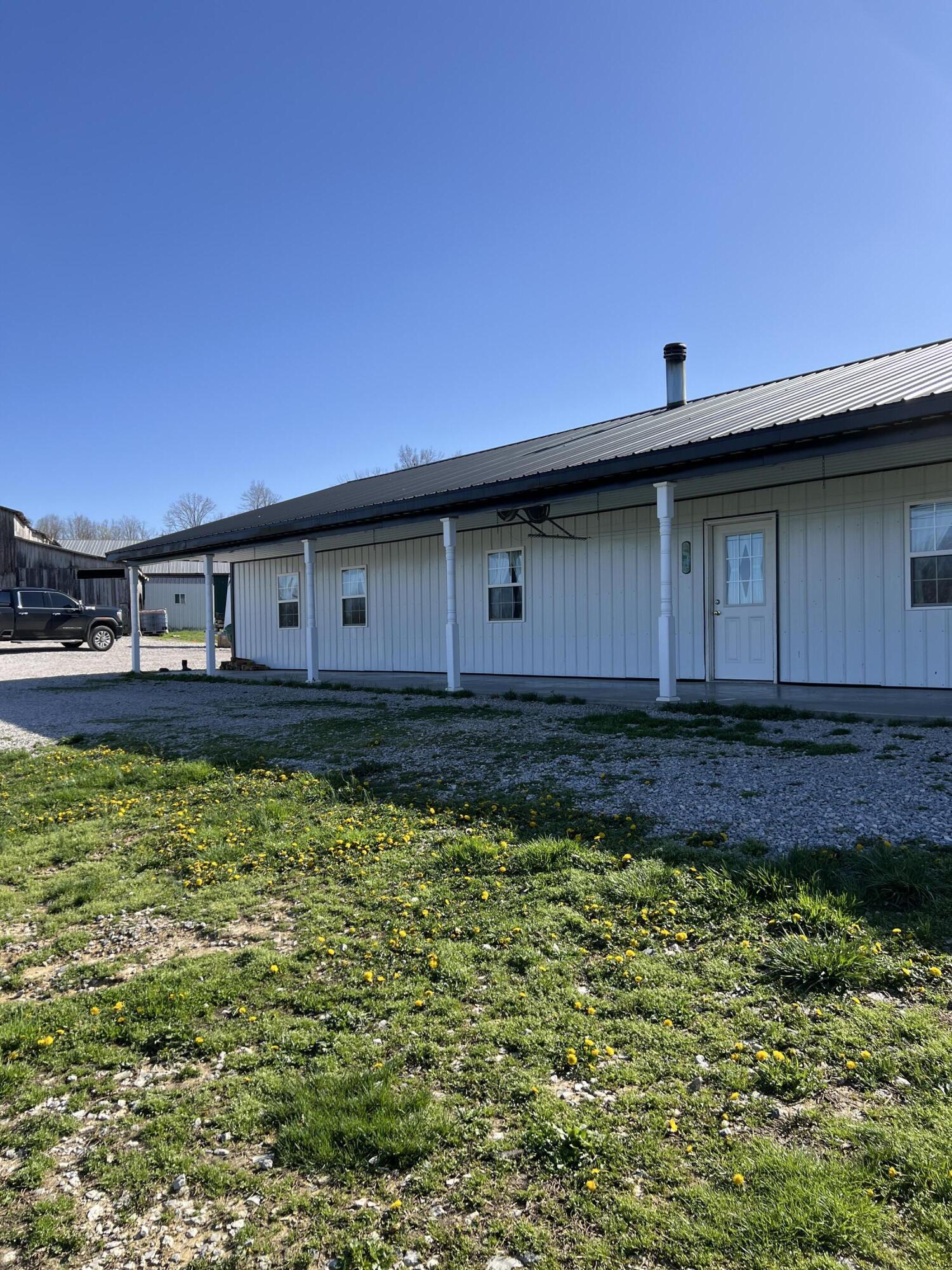 Image 3: EA6B774F-4A68-4470-9E99-6ADBABD87839