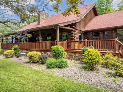435 Hunters Lane