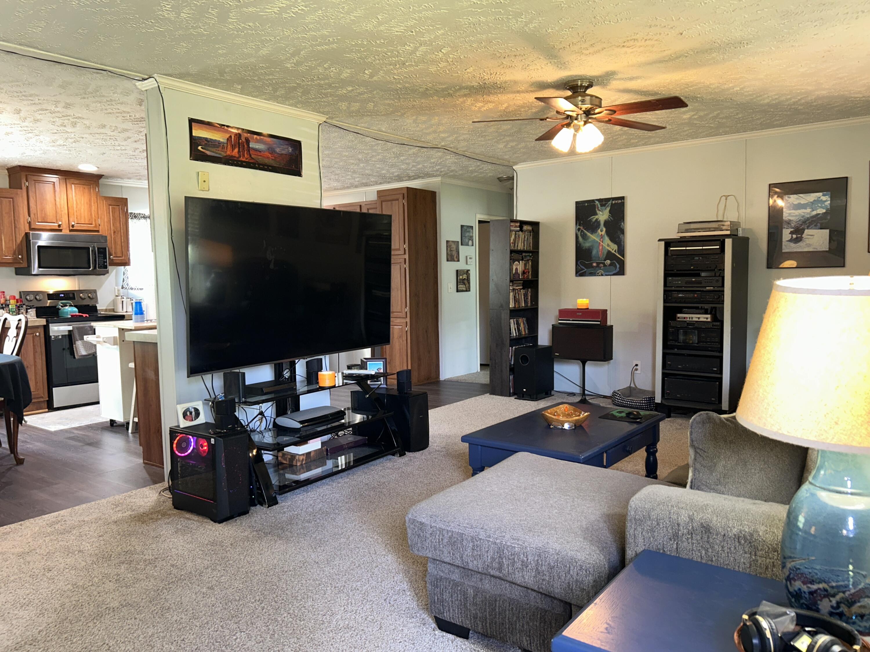 Image 4: 3