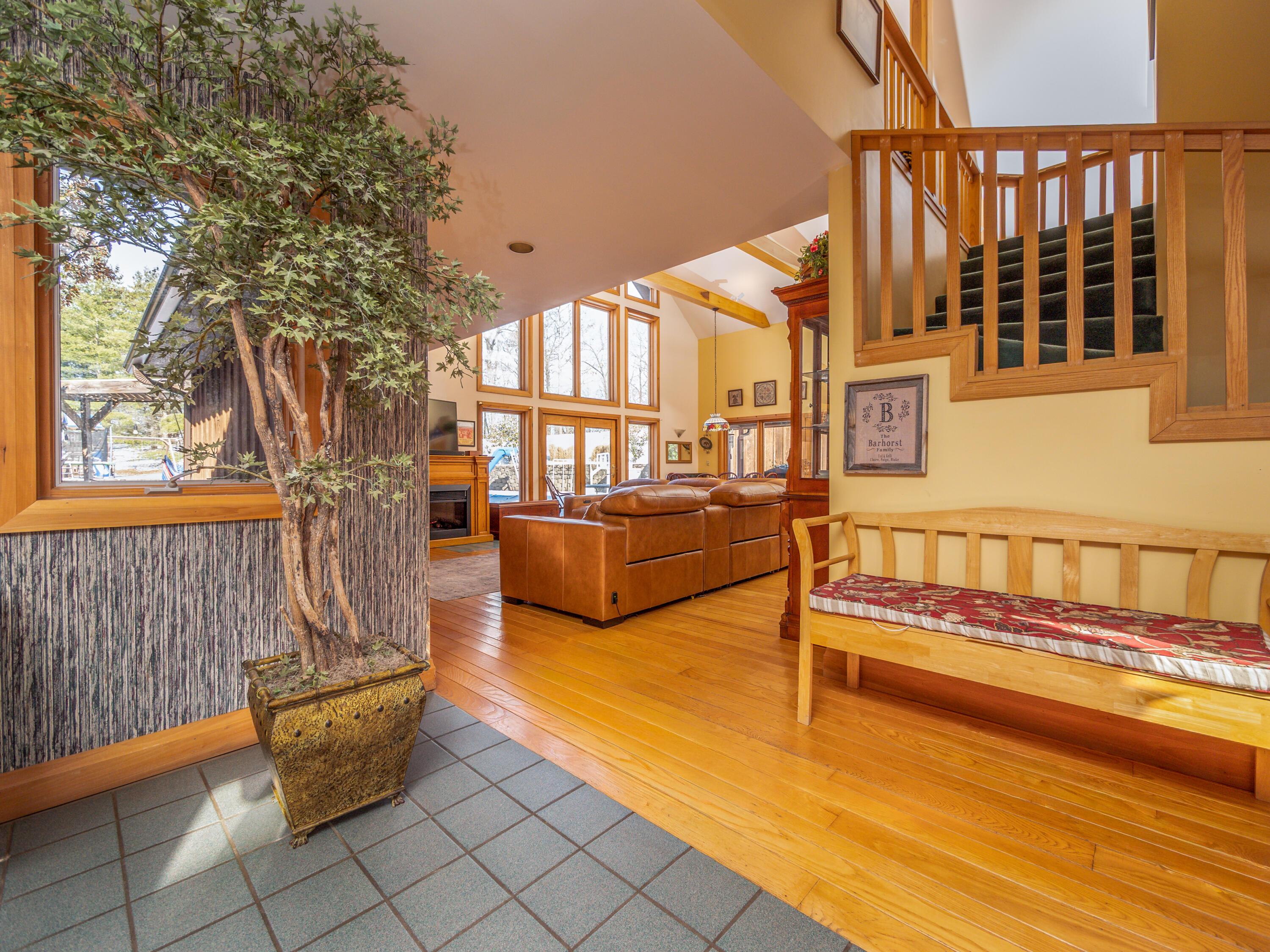 Image 4: PTH12516-Edit