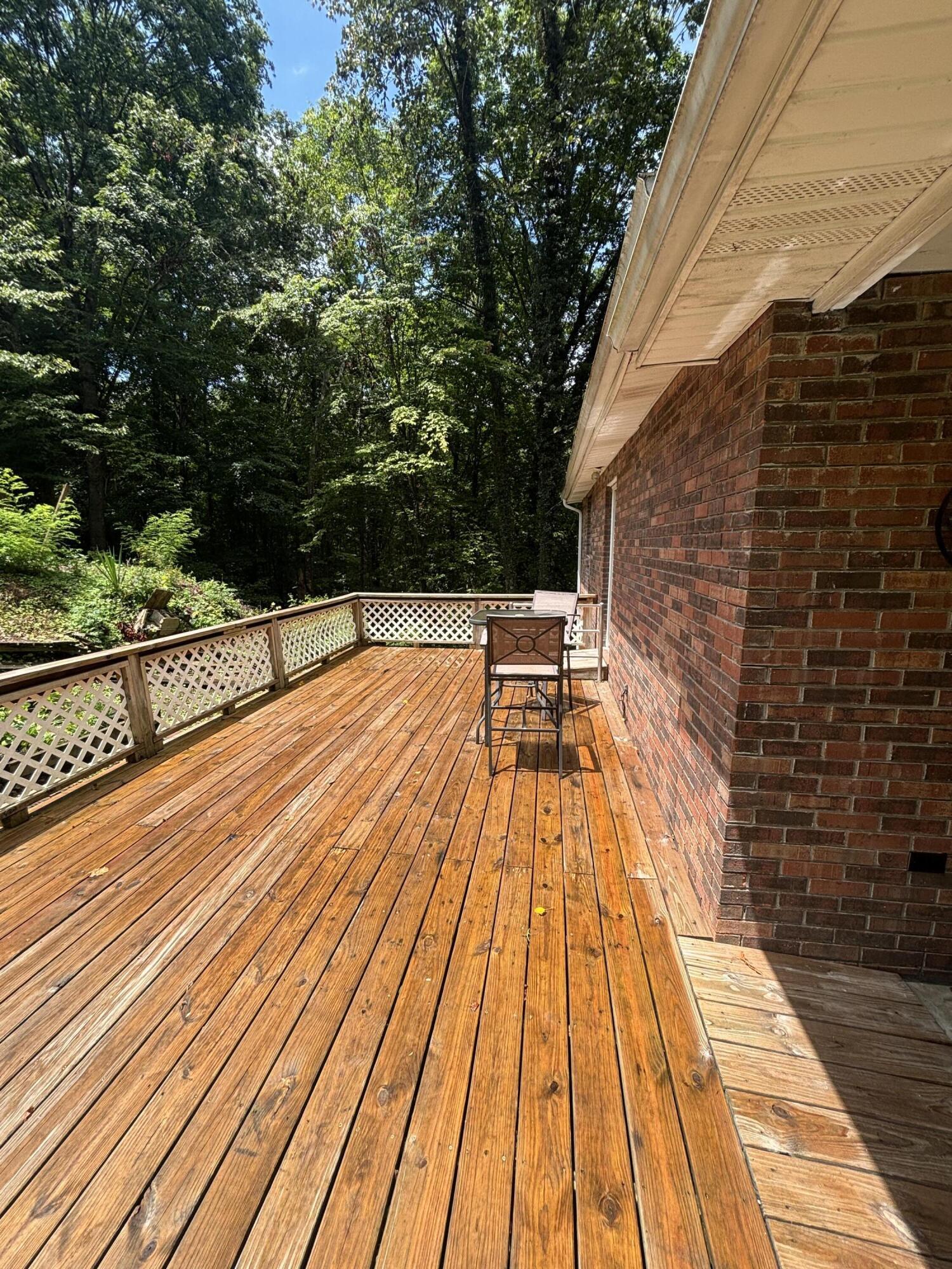 Image 3: Deck