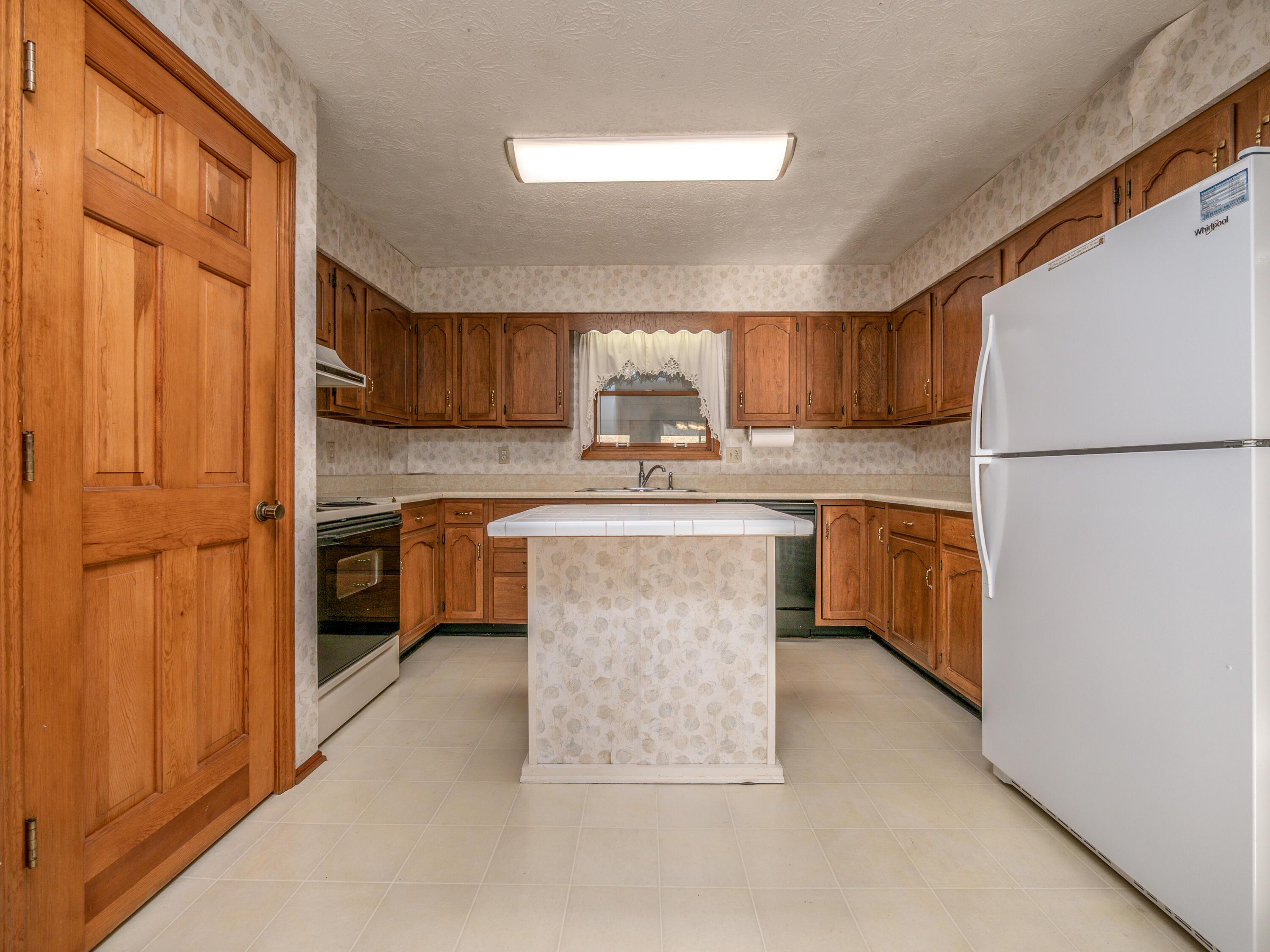 Image 3: PTH11967-Edit