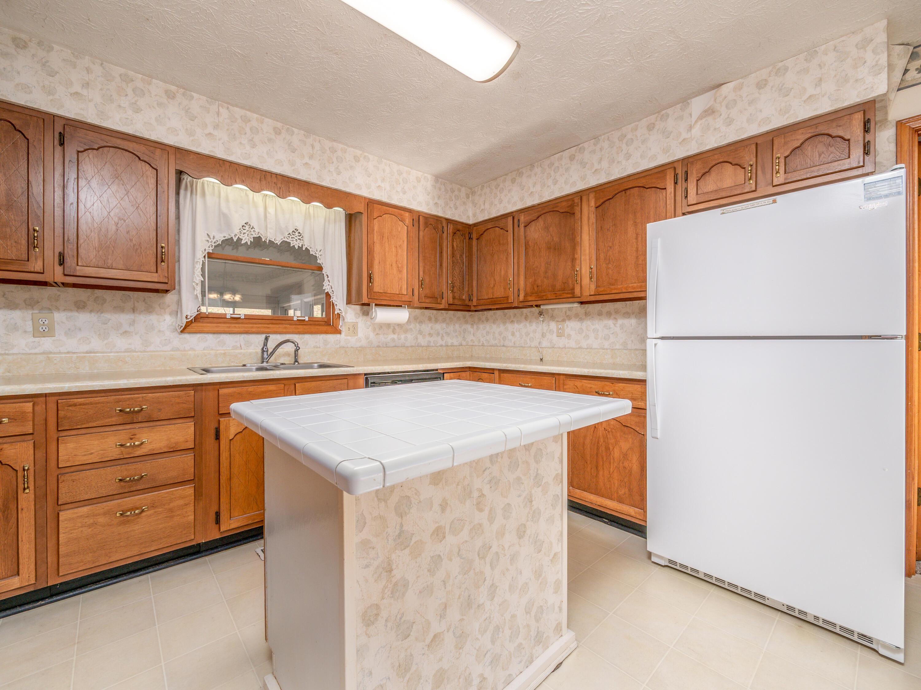 Image 4: PTH11969-Edit