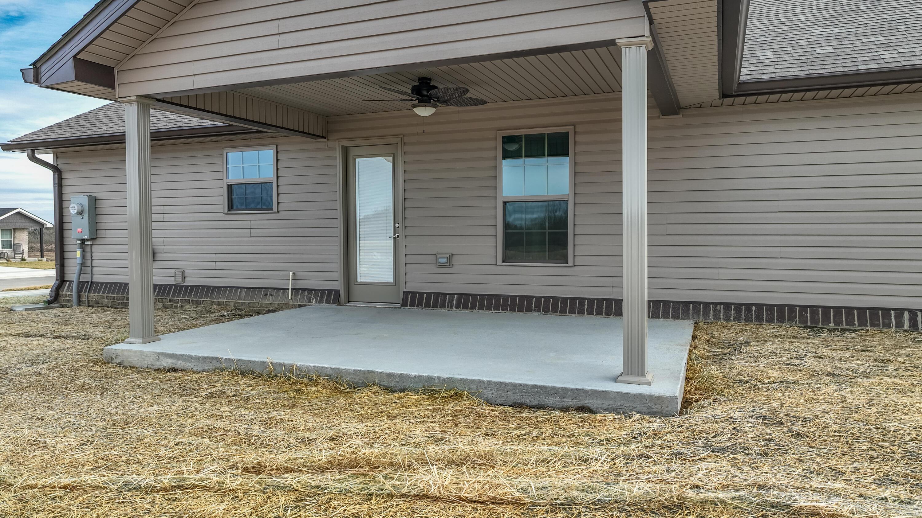 Image 4: 571 Middle Creek Way-6