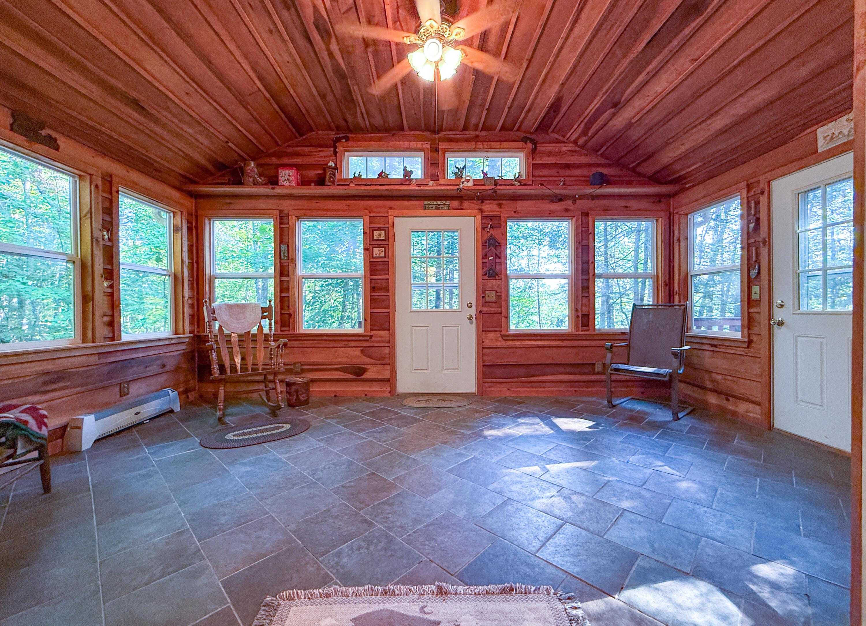 Image 4: 551ACEBF-93F4-4048-909E-736210FE4986