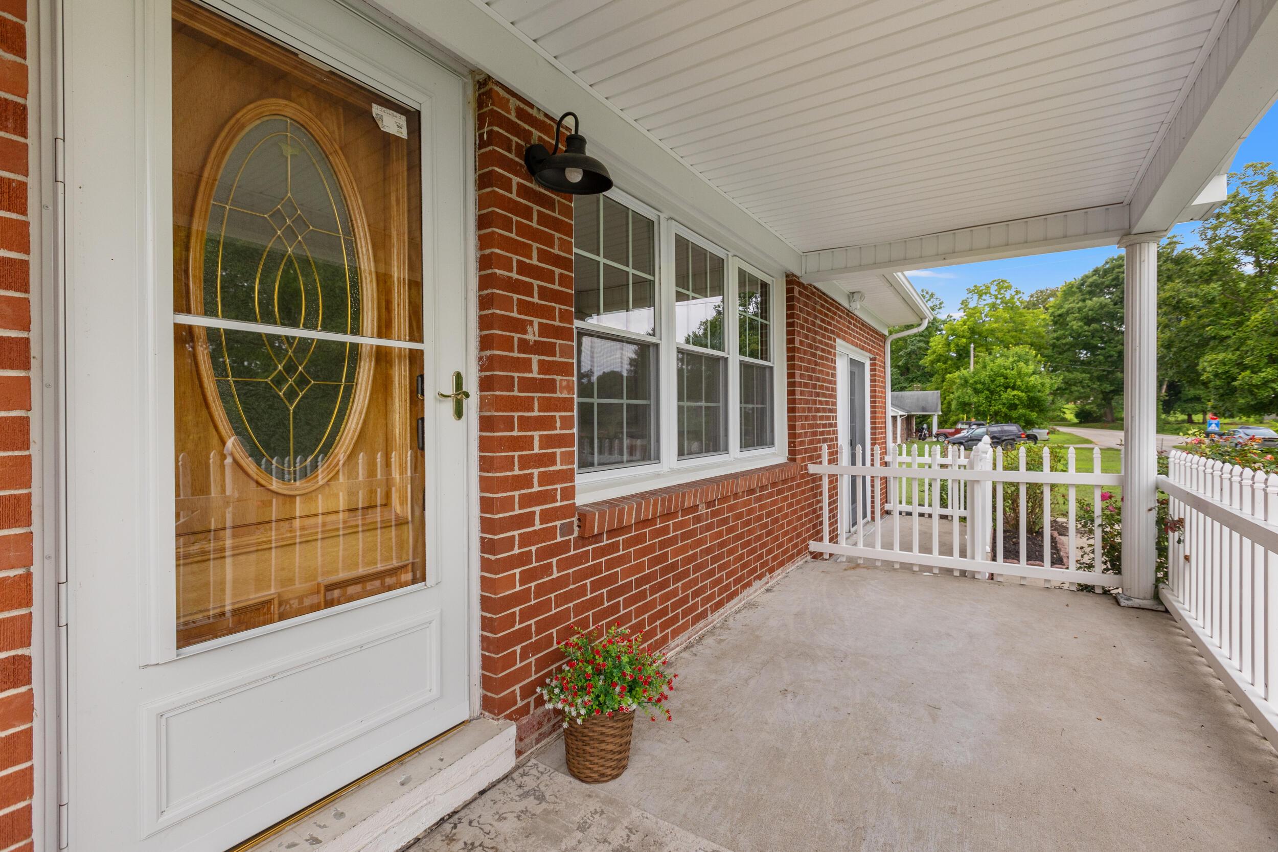 Image 3: Porch