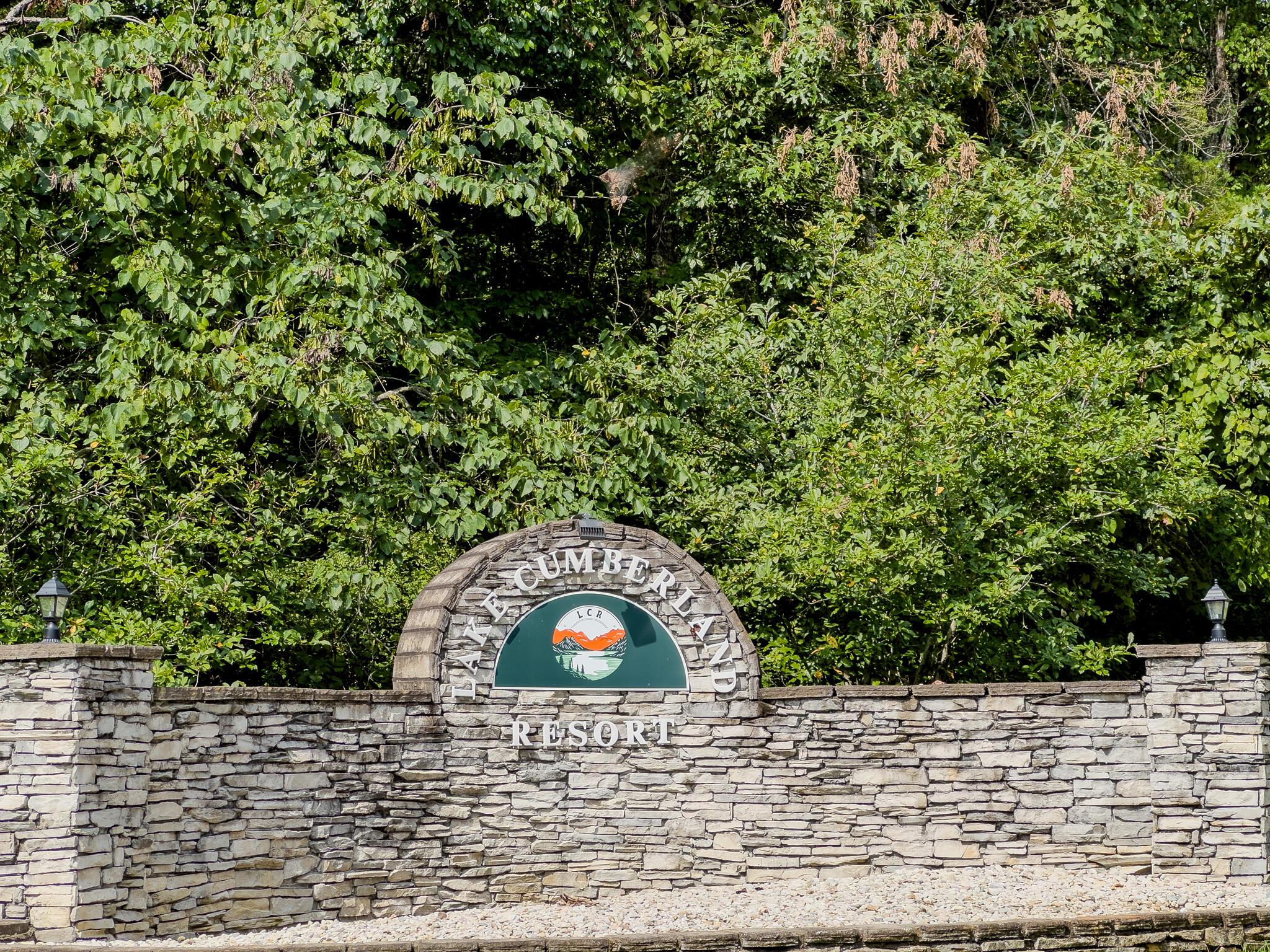 Image 2: Lake Cumberland Resort 2