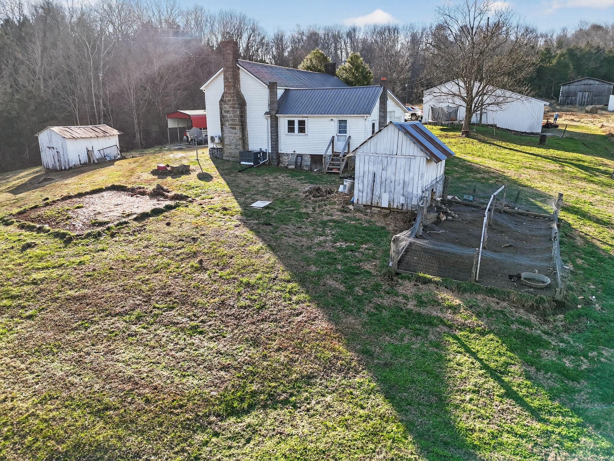 Image 4: 10_375_Ron_Thompson_Rd_Hardyville_KY_427