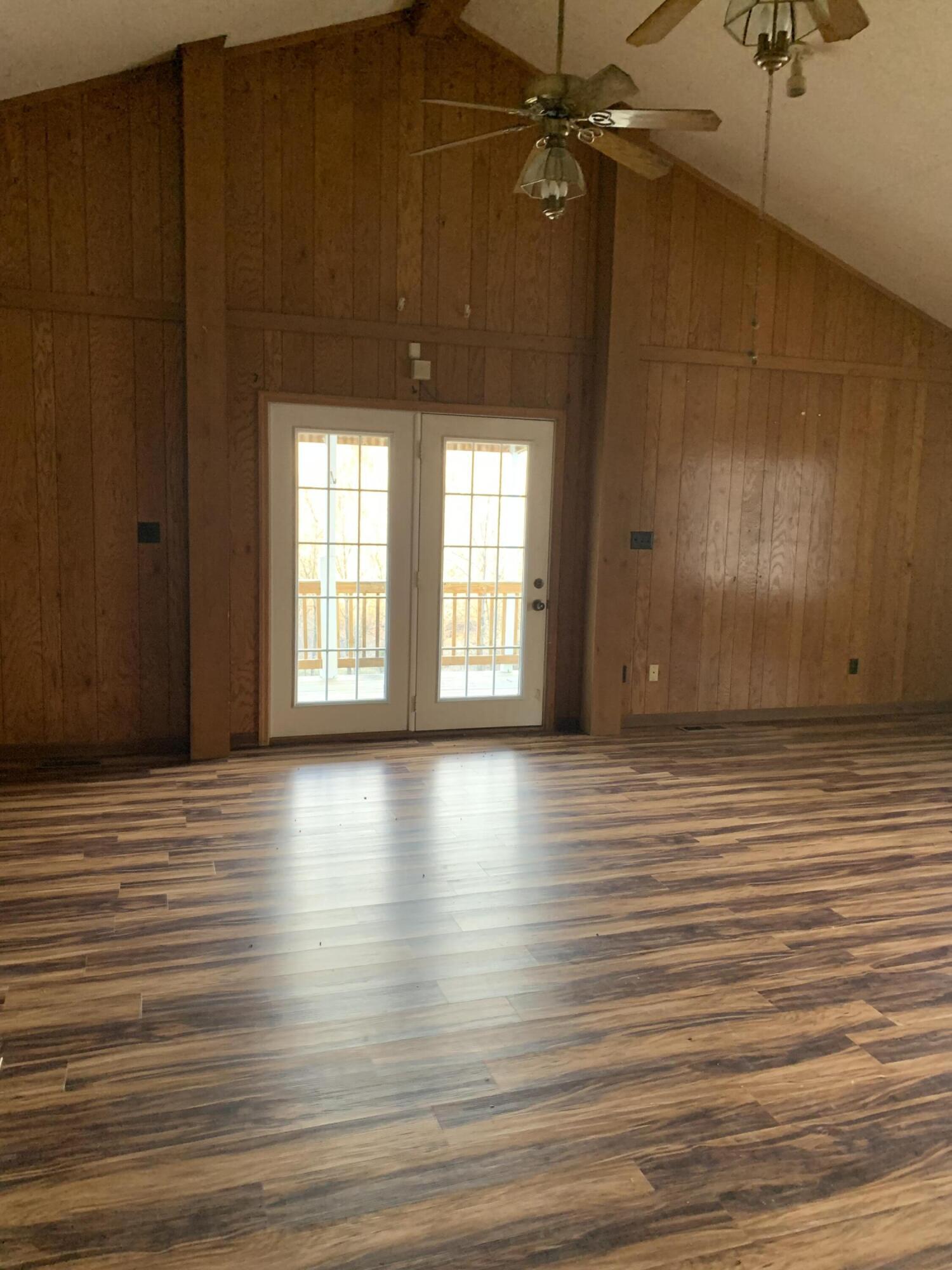 Image 4: Living room2