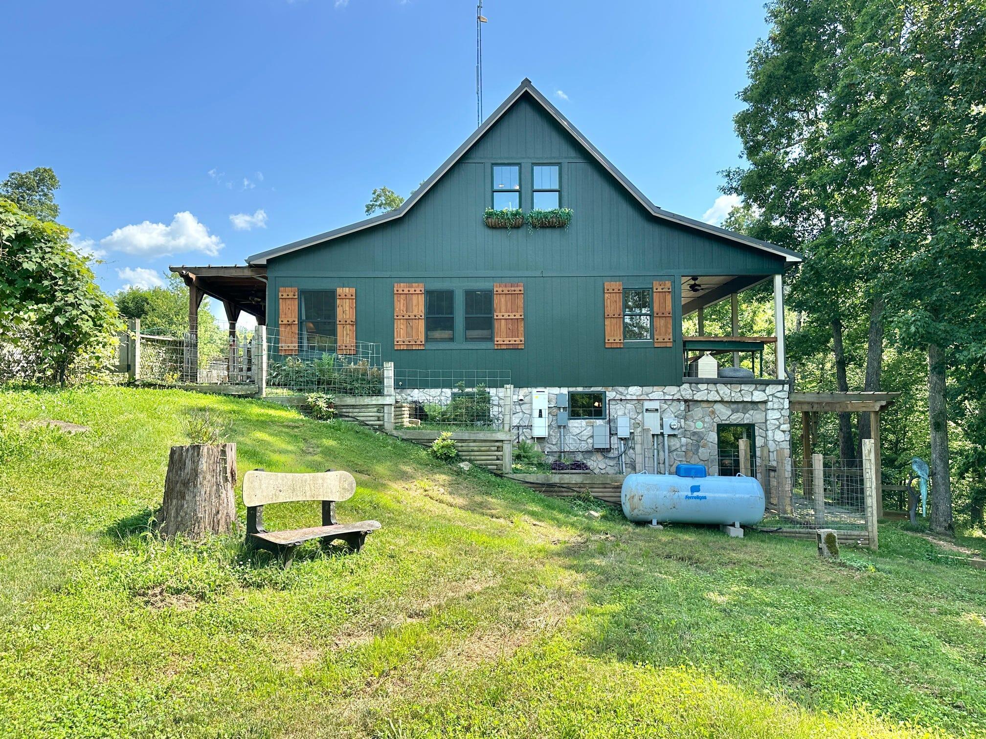 Image 3: Front Exterior