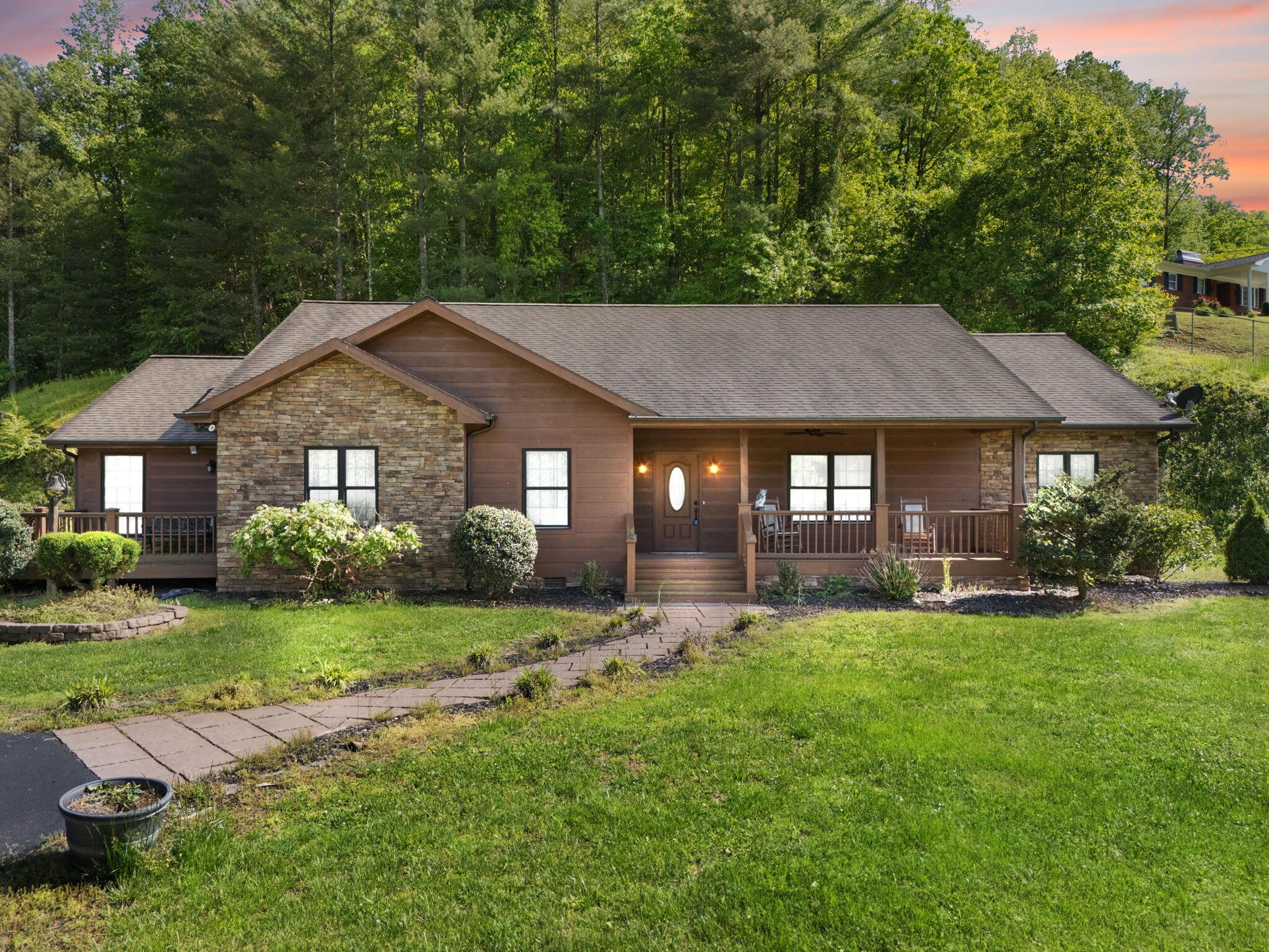 Image 1: 1-web-or-mls-DJI_20250509162857_0261_D c
