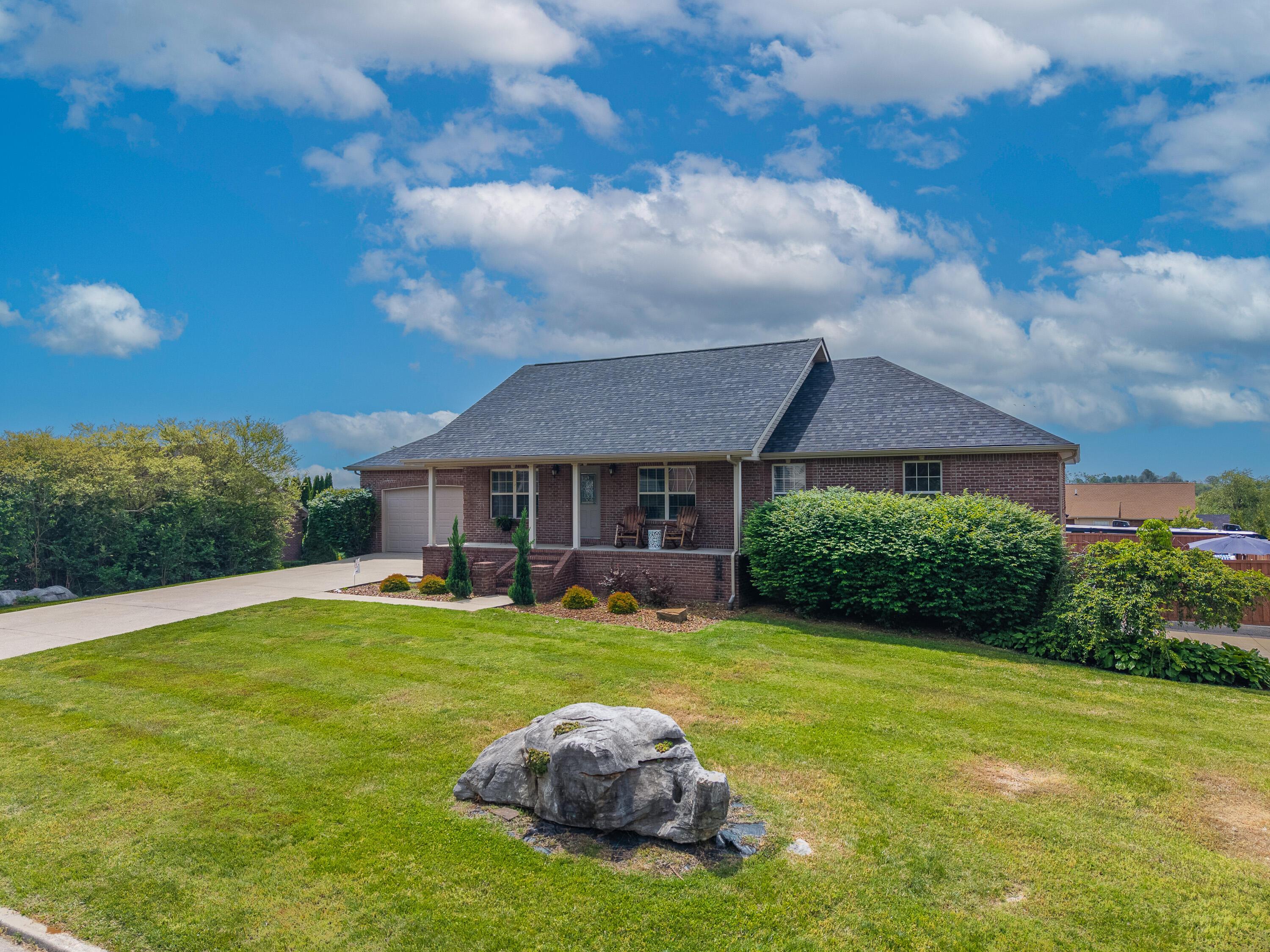 Image 4: 325 Ridge Hill Trail-4