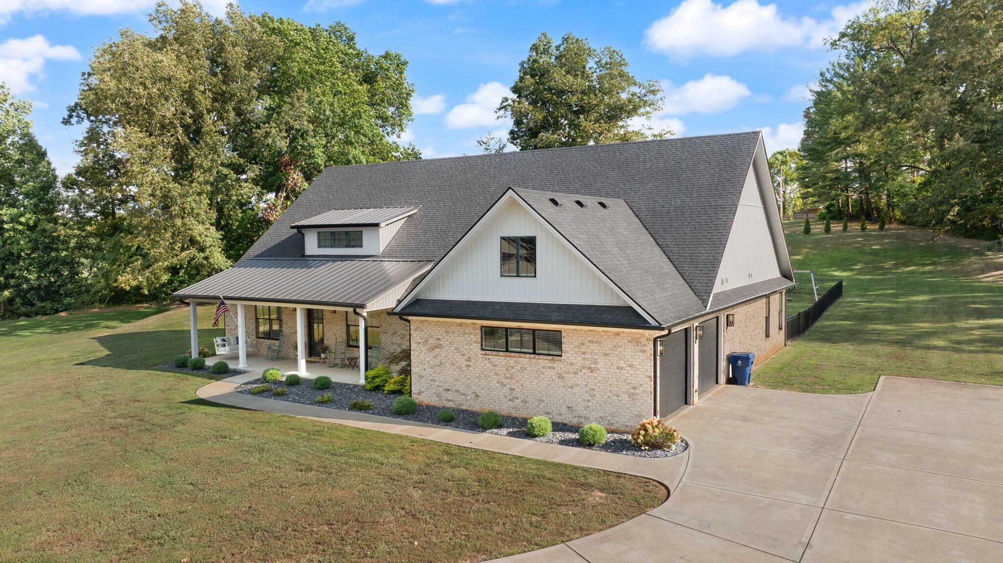 Image 4: 73-web-or-mls-DJI_20250820060022_0186_D