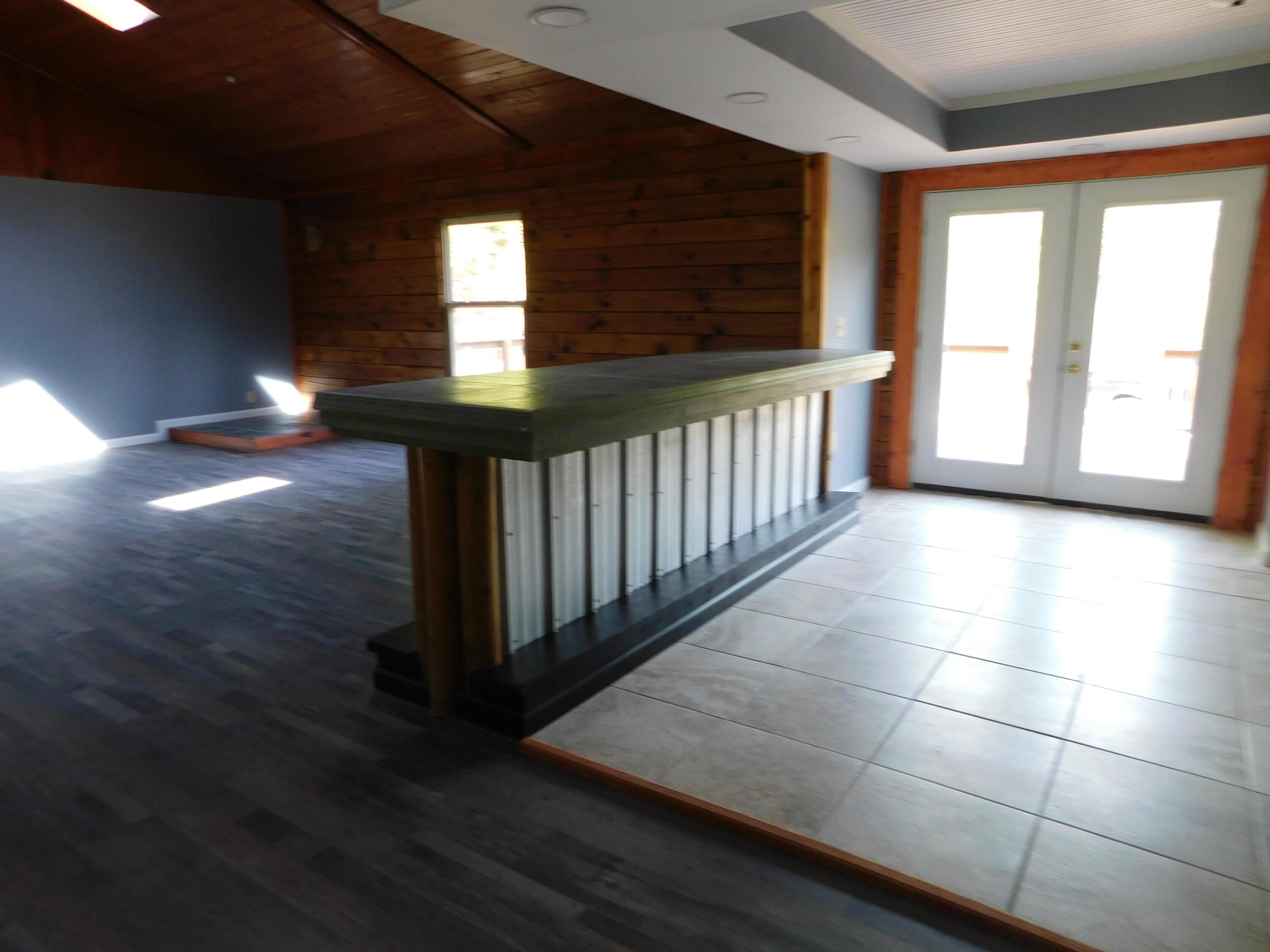 Image 4: Dining Area