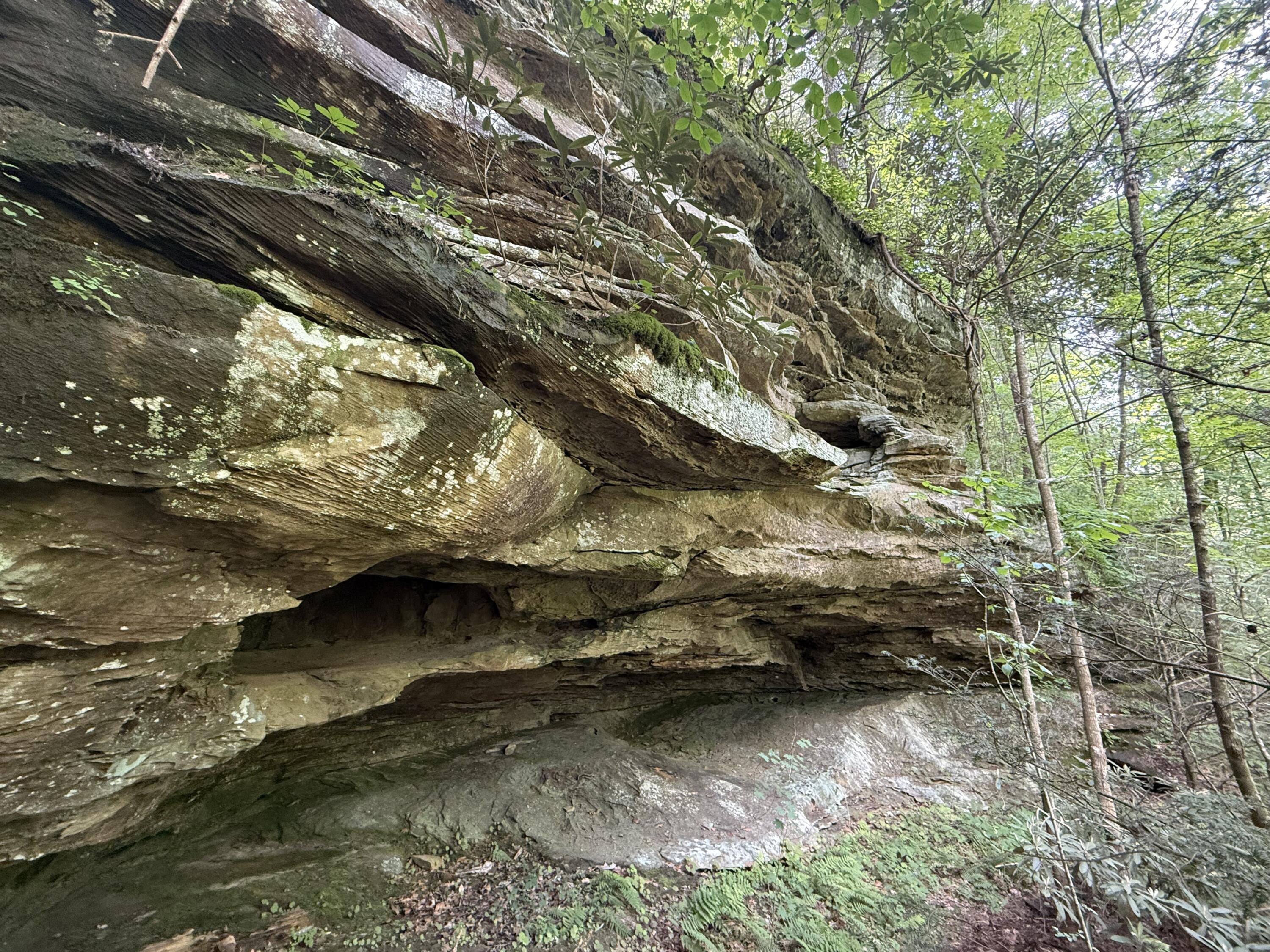 Image 4: 004 no shortage of beautiful rock featur