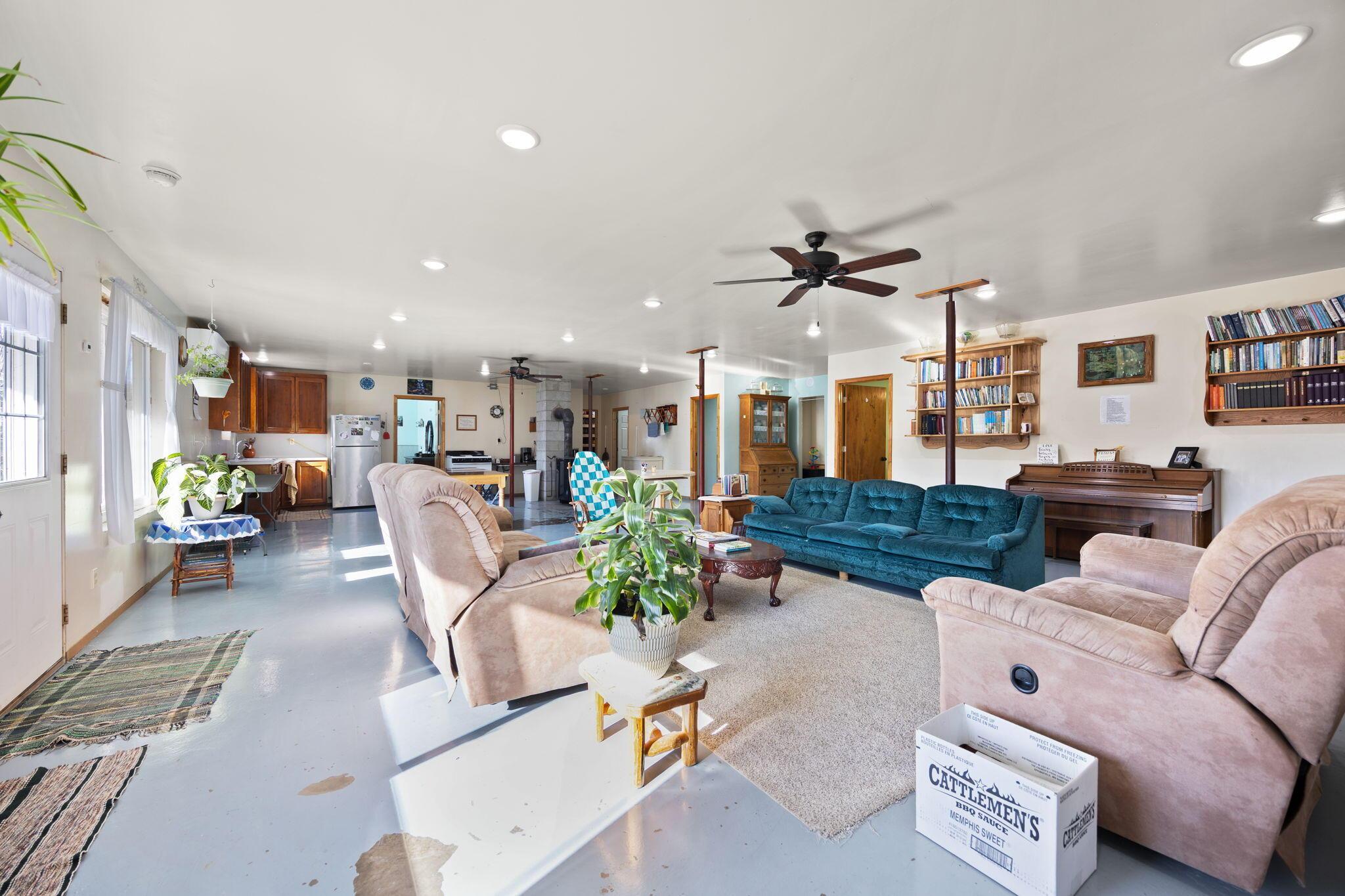 Image 4: Amish Built Home for Sale Kentucky 12