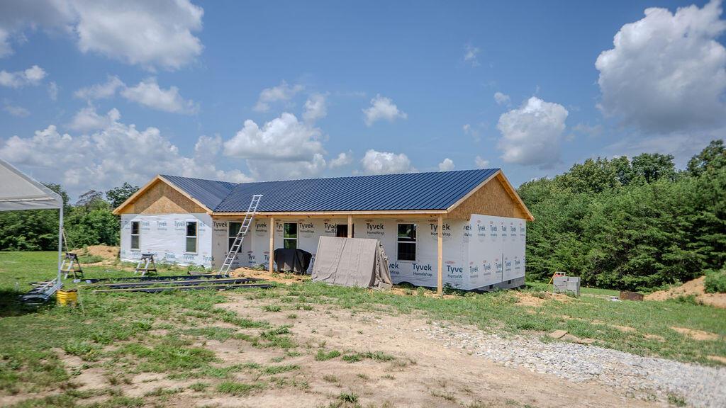 Image 4: 541RosemontRd-06